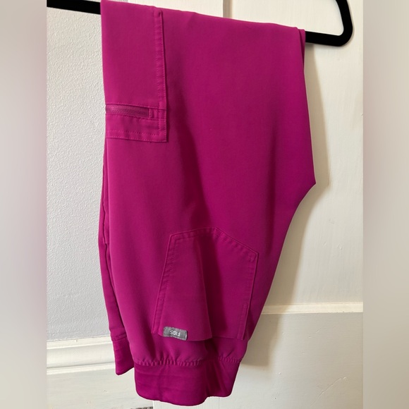 Figs Scrub Set - Picture 3 of 4